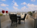 l'agence Yokra Estate qui négocie des maisons de luxe en Israel.